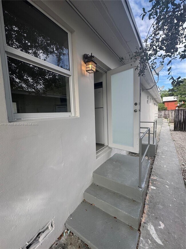 53 NE 56th St in Miami, FL - Building Photo - Building Photo