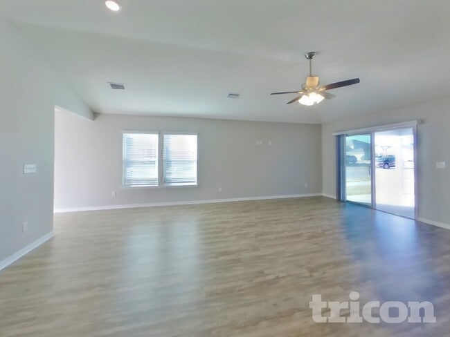 8096 Hind Wy, Unit A4-528 in Jacksonville, FL - Foto de edificio - Building Photo