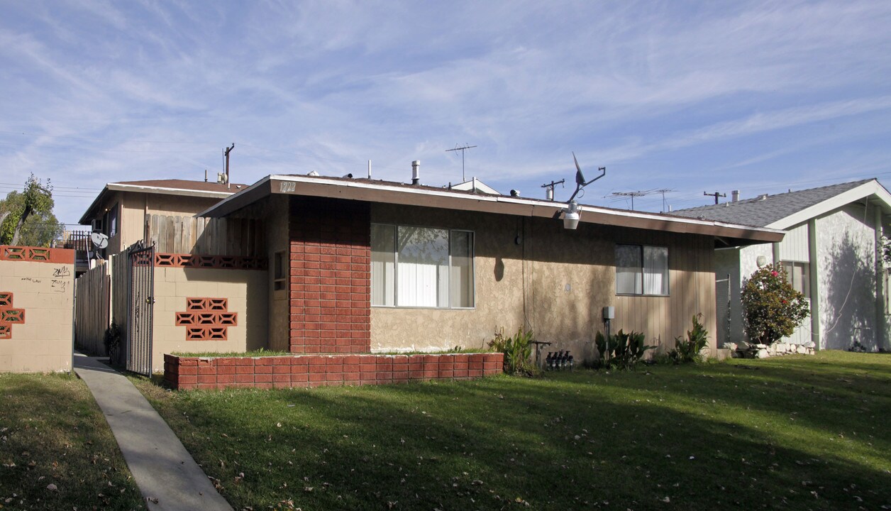 1222 Rosewood Ct in Ontario, CA - Building Photo