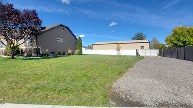 1652 W Brooke St in Lehi, UT - Building Photo - Building Photo