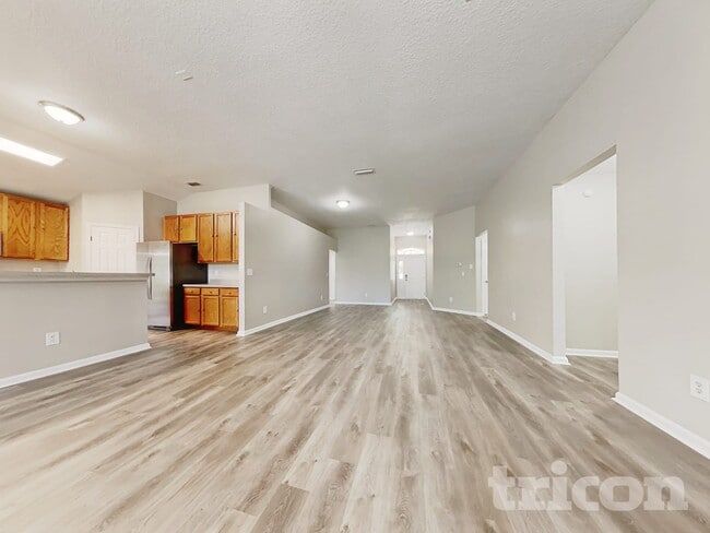 13730 Fish Eagle Dr W in Jacksonville, FL - Foto de edificio - Building Photo