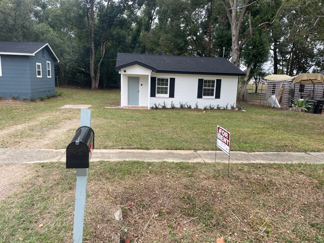 property at 1502 Pepper Dr