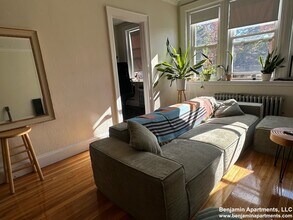 1965 Commonwealth Ave, Unit 31 in Boston, MA - Foto de edificio - Building Photo