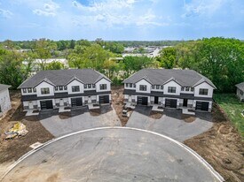 11532 Willowbrook Rd in Roscoe, IL - Building Photo