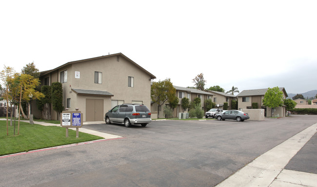 Oro Park Apartments in El Cajon, CA - Building Photo - Building Photo