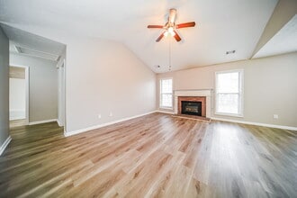 260 Landing Dr in Fayetteville, GA - Foto de edificio - Building Photo