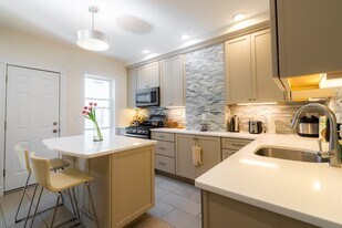 4 Hardwick St in Cambridge, MA - Building Photo