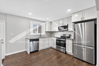 1435 S Benton St in Lakewood, CO - Building Photo - Building Photo