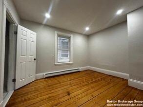 22 Howell St, Unit #2 in Boston, MA - Building Photo - Building Photo
