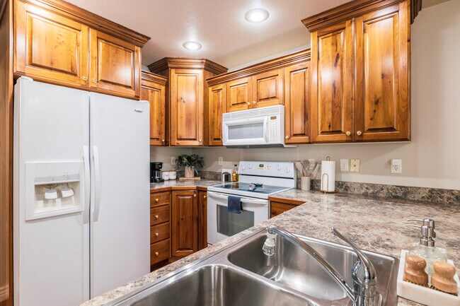 406 Neff Cir in Blackfoot, ID - Foto de edificio - Building Photo