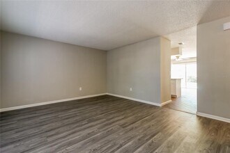2289 Crystalview Ct in Lakeland, FL - Building Photo - Building Photo