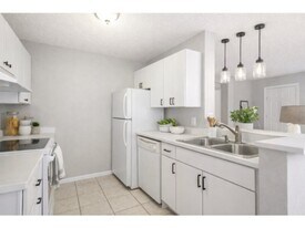 8261 Omaha Cir in Spring Hill, FL - Building Photo