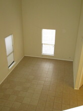 8208 Hood Cir in Austin, TX - Foto de edificio - Building Photo