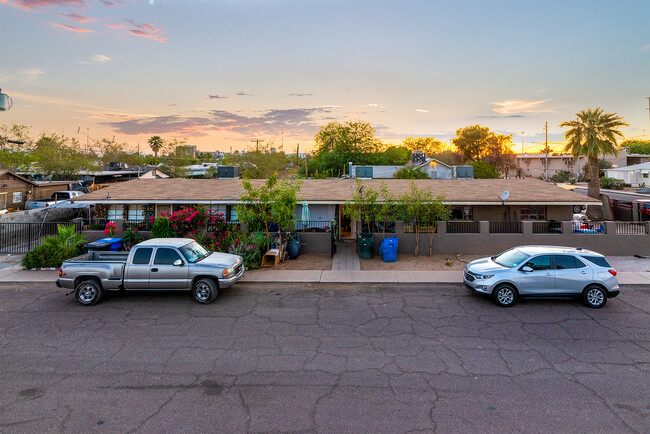 2223 E Roosevelt St in Phoenix, AZ - Building Photo - Building Photo