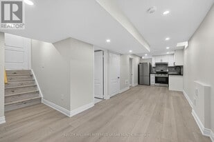 47 Bramsey St. in Georgina, ON - Building Photo