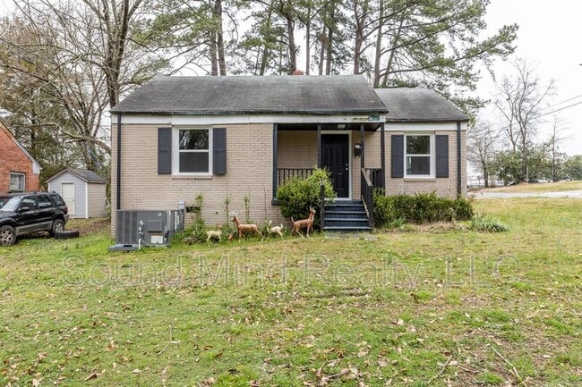 property at 1729 Dallas St