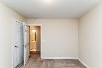 4502 Olde Stream Ct in Raleigh, NC - Building Photo - Building Photo