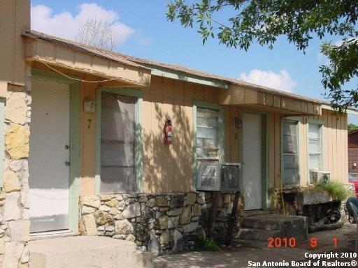 903 Drury Ln in San Antonio, TX - Foto de edificio