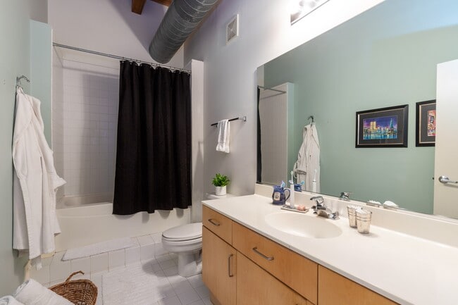 property at 1133 S Wabash Ave