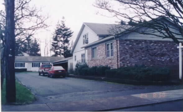 Grant Manor in Tigard, OR - Building Photo - Building Photo