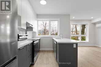 63 Acacia Ave in Ottawa, ON - Building Photo - Building Photo