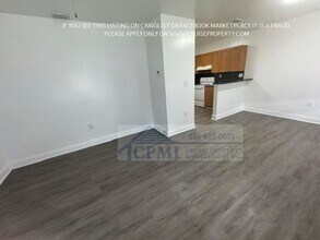 717 NE 10 ST, APT 3 Hallandale, FL 33009 in Hallandale Beach, FL - Building Photo - Interior Photo