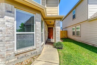 15627 S Fall Fern Cir in Houston, TX - Foto de edificio - Building Photo