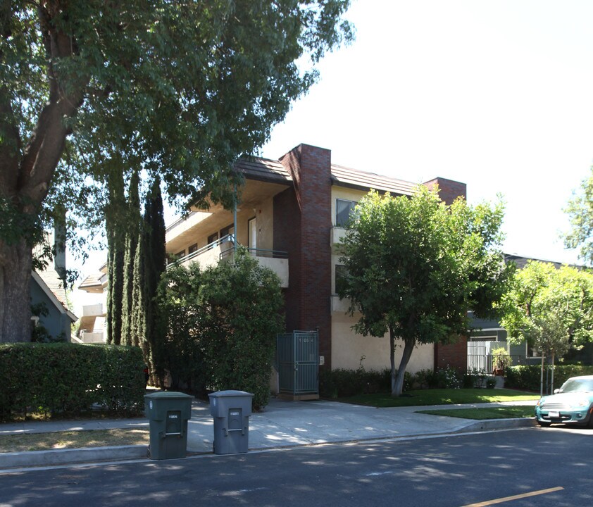 1054 Allen Ave in Glendale, CA - Building Photo