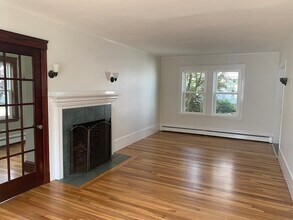 17 Hamblin Rd in Waltham, MA - Building Photo - Building Photo