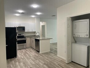2121 McCoy Rd in Belle Isle, FL - Building Photo - Building Photo