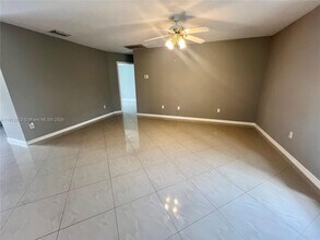 15561 Spring Line Ln in Ft. Myers, FL - Building Photo - Building Photo