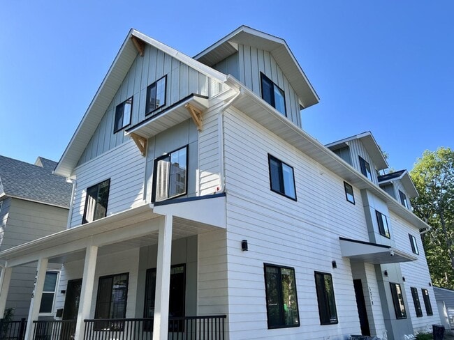 property at 1316 SE 8th St