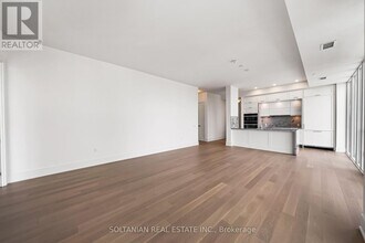 10-3210 Inn On The Pk Dr in Toronto, ON - Building Photo - Building Photo