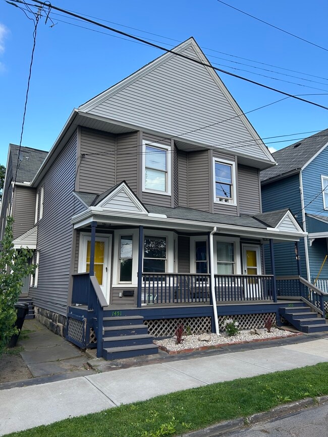 1449 W 50th St, Unit Cozy single unit