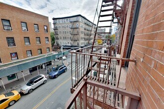 40 Avenue B in New York, NY - Building Photo - Building Photo