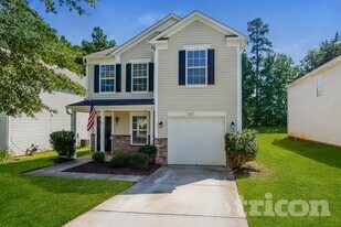 8627 Panglemont Drive in Charlotte, NC - Building Photo
