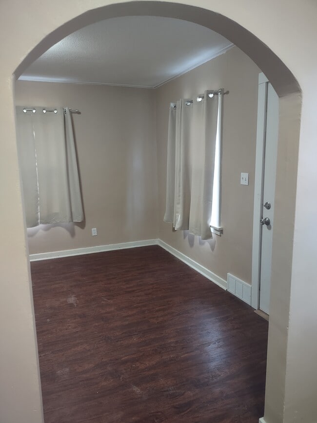 1416 Forrest St, Unit 1416 in Sidney, NE - Foto de edificio - Building Photo