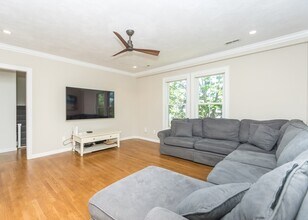 78 Highland Ave, Unit 78 in Newton, MA - Building Photo - Building Photo