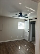 189 Isaacks Rd in Humble, TX - Foto de edificio - Building Photo