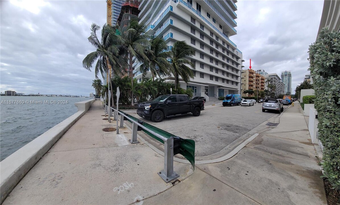 600 NE 25th St in Miami, FL - Building Photo