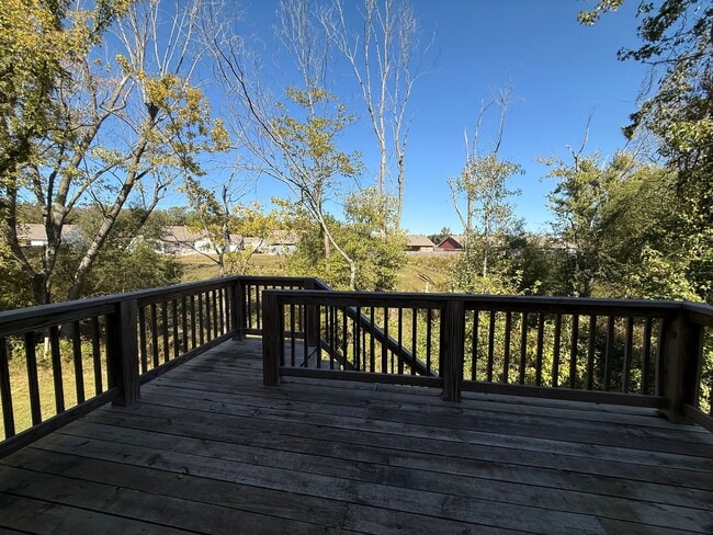 215 Adele Dr in Poplar Bluff, MO - Building Photo - Building Photo