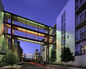 1221 Broadway Lofts in San Antonio, TX - Foto de edificio - Building Photo