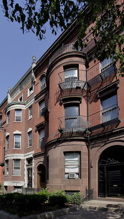 470 Beacon St in Boston, MA - Foto de edificio