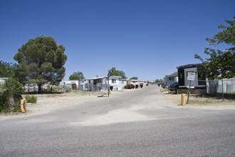 Village Square - 76 Space in Oracle, AZ - Foto de edificio - Building Photo