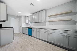 20109 Misty Pines Dr in Humble, TX - Foto de edificio - Building Photo