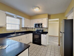 2650 Willowgate Rd in Grove City, OH - Building Photo - Building Photo