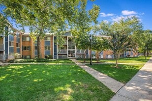 Arrowood Parc in Vienna, VA - Building Photo