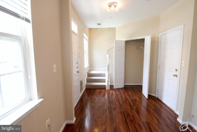 property at 21828 Jarvis Square