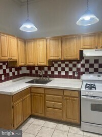 1833 W Lexington St photo'