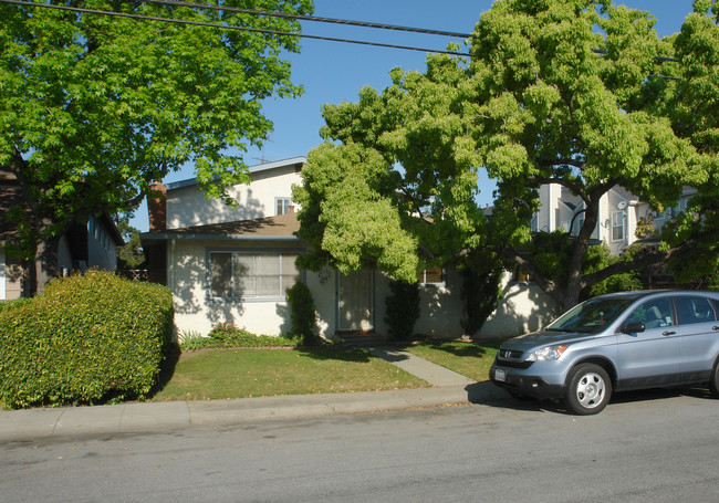 401 Bundy Ave in San Jose, CA - Foto de edificio - Building Photo